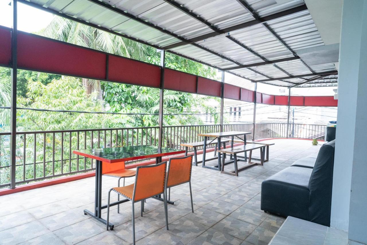 Reddoorz Plus Near Itc Cempaka Mas 2 Джакарта Экстерьер фото