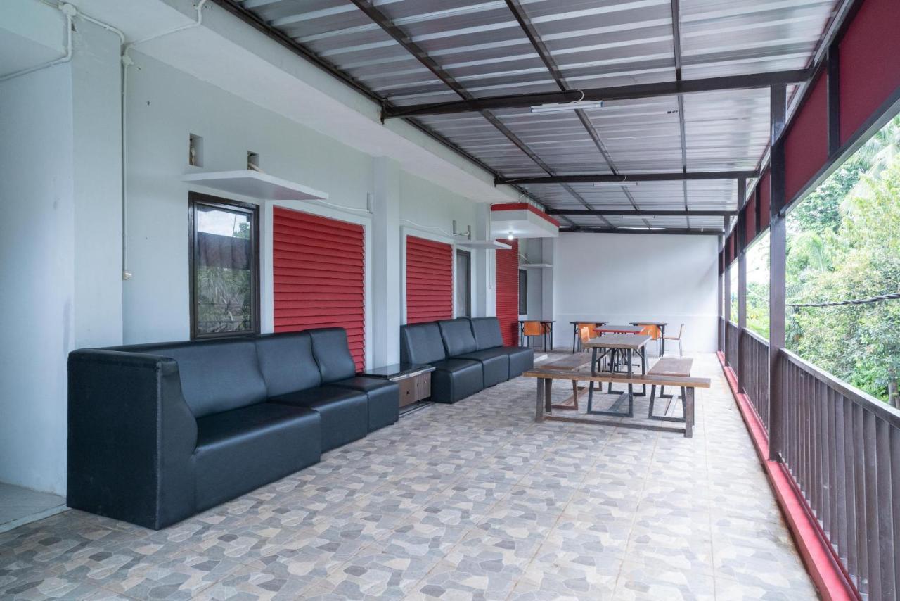 Reddoorz Plus Near Itc Cempaka Mas 2 Джакарта Экстерьер фото